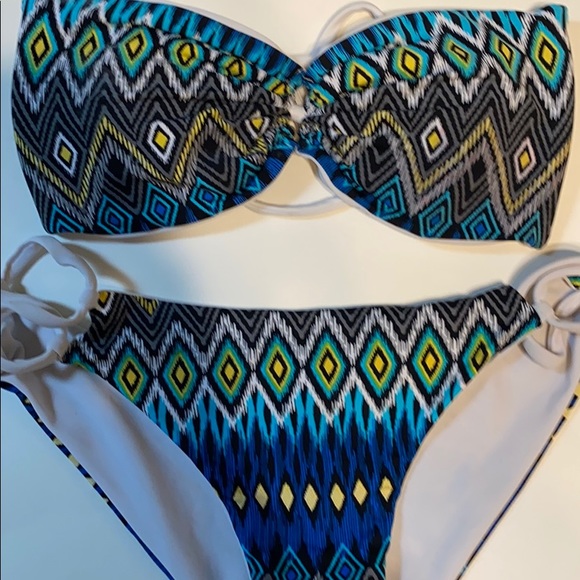 Victoria’s SecretReversible BikiniWhite/ Multi - Picture 2 of 8